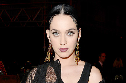Lewat Foto, Katy Perry Ingin Benarkan Kabar Dirinya Tengah Hamil?