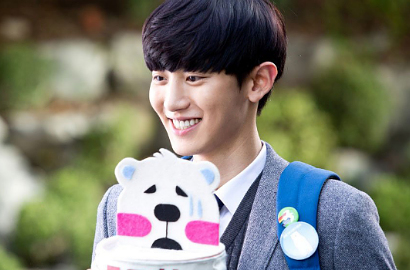 Manisnya Chanyeol EXO cs di Poster Karakter 'Jang Soo Shop'