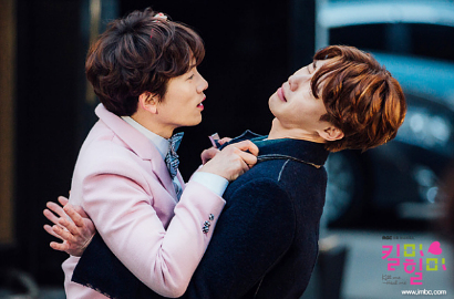 Ji Sung: Park Seo Joon Menciumku Duluan di 'Kill Me Heal Me'