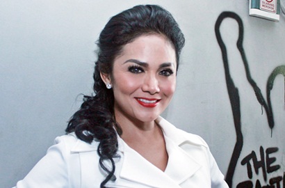 Krisdayanti Akan Gelar Konser 'Traya' Bareng Erwin Gutawa dan Jay Subiakto