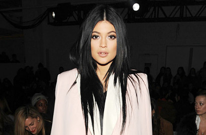 Begini Wajah Asli Kylie Jenner Tanpa Make-Up Tebal