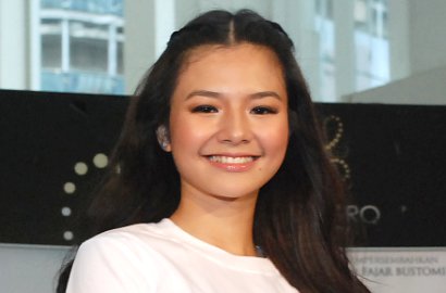 Suami Tentang Eriska Rein Gunduli Rambut di 'Sebuah Lagu untuk Tuhan'