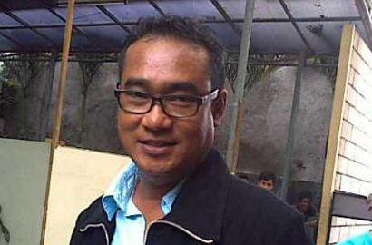 Yanni Libels Hembuskan Nafas Terakhir di Pesawat