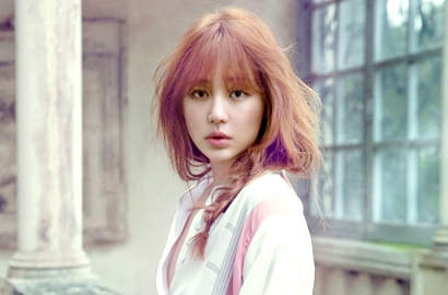 Cantiknya Yoon Eun Hye Bak Peri di Majalah Vogue