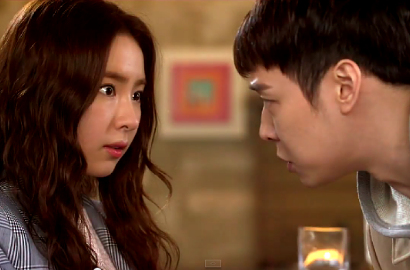 Intip Aksi Konyol Yoochun dan Shin Se Kyung di Teaser 'Girl Who See Smells'
