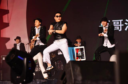 Selamat, PSY Menang di GQ Music Awards Tiongkok