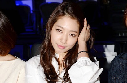 Ini Cara Park Shin Hye Punya Rambut Pendek Tanpa Dipotong