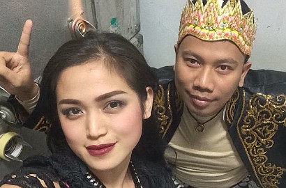 Jessica Iskandar Foto Bareng Vicky Prasetyo, Fans Langsung Protes