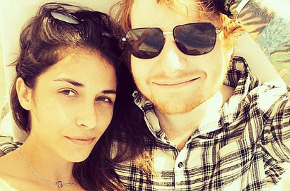 Ed Sheeran Akui Sudah Putus dengan Kekasih