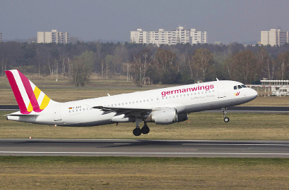 Pesawat Germanwings Diduga Sengaja Dijatuhkan Kopilot