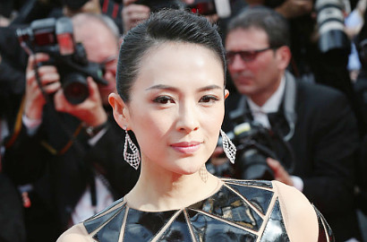 Perut Membesar, Zhang Ziyi Hamil?