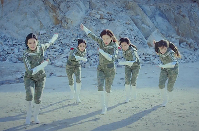Crayon Pop Tampil Ala Pahlawan Super di Video Musik 'FM'