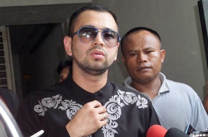 Pulang dari Umroh, Raffi Ahmad Langsung ke Makam Olga Syahputra