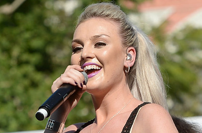 Tak Peduli 'Diselingkuhi', Perrie Edwards Belanja Bareng Keluarga Zayn Malik