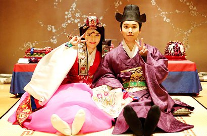 Kim Sa Eun Bikin Nail Art Tentara demi Dukung Sungmin Wamil