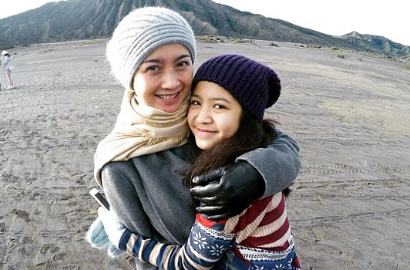Cantiknya Anak Desy Ratnasari dan Wulan Guritno
