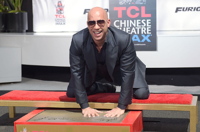 Vin Diesel Tandai Kesuksesan dengan Upacara Cetak Telapak Tangan