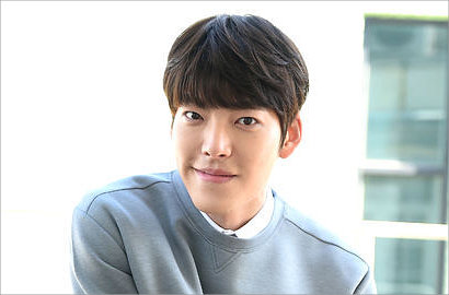 Kim Woo Bin Akan Jadi Pembunuh Berantai di 'Male and Female Murder'?