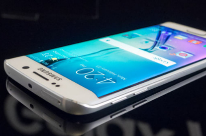 Samsung Jawab Tuduhan Bawa Fans Bayaran ke Perilisan Galaxy S6 Tiongkok