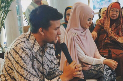 Usai Foto Lamaran, Risty Tagor Pamer Stuart Collin Akrab dengan Putranya