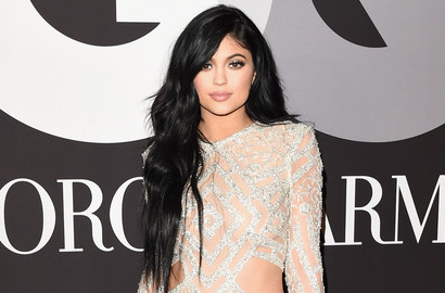 Dituduh Rasis Gara-Gara Foto Berkulit Hitam, Kylie Jenner Bela Diri