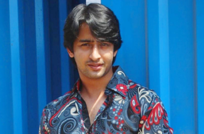 Ini Kebiasaan Shaheer Sheikh Saat di Kamar Mandi