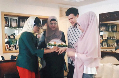 Tekad Stuart Collin untuk Nikahi Risty Tagor Sudah Bulat