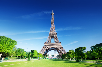 Aw, Romantisnya Pria Ini Bangun Menara Eiffel untuk Pacar