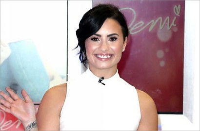 Demi Lovato Ganti Tato Vagina Jadi Bunga Mawar