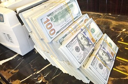 Bayar Uang Muka Rumah Rp 4,2 Miliar, Pria Ini Bayar Pakai Dolar Kertas