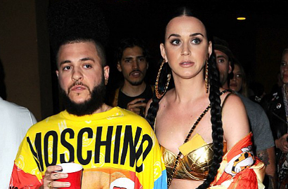 Pesta Bareng Robert Pattinson-FKA Twigs, Katy Perry Pakai Bra Emas