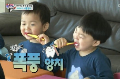 Triplet Belajar Menyikat Gigi dengan Lagu EXID di 'Superman is Back'