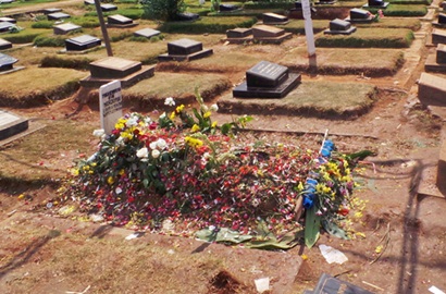 Keinginan Keluarga Pugar Makam Olga Syahputra Tuai Komentar