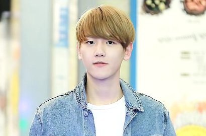 Kamar Jorok, Baekhyun Pilih Tidur di Ruang Tamu Dorm EXO
