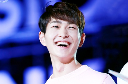 Onew Diincar Main di Serial Song Joong Ki 'Descendants of the Sun'