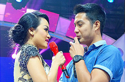 Julia Perez Makin Lengket dengan Satpam Ganteng Mukhlis