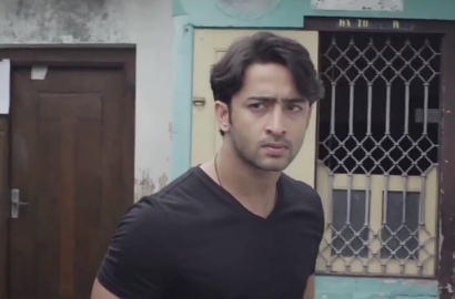 Shaheer Sheikh Pamer Aksi Bertarung di Video Trailer 'Turis Romantis'