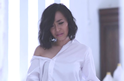 Rini Wulandari Berani Tampil Seksi di Video Klip 'Rapuh'