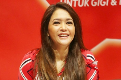 Maia Estianty Dukung Al Ghazali Jalani Ujian Nasional di Rumah