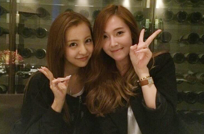 Mantan Anggota AKB48 Itano Tomomi Pamer Foto Bersama Jessica Eks SNSD