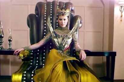 Sophia Latjuba Pakai Mahkota di Teaser dan Poster 'Comic 8: Casino Kings'