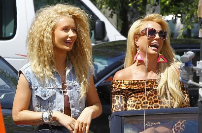 Britney Spears dan Iggy Azalea Akan Duet 'Pretty Girls' di Billboard Awards?
