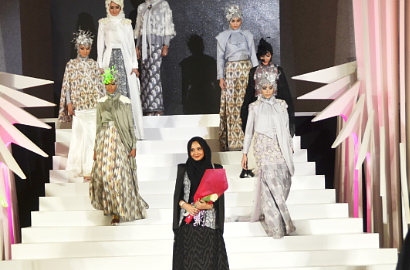 Zaskia Sungkar Pamerkan Busana Muslim Etnik di 'Fashion Nation'