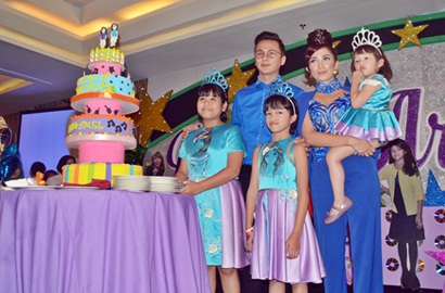 Andhika Pratama dan Ussy Sulistiawaty Rayakan Ultah Anak