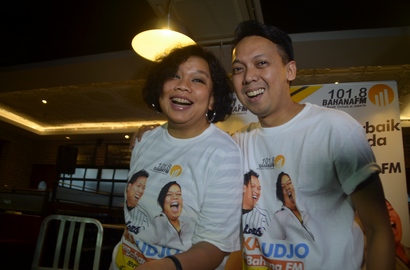 Tika dan Udjo 'Project Pop' Jadi Penyiar Radio