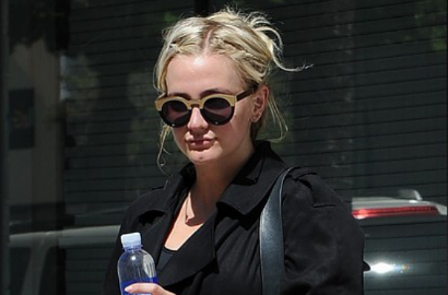 Ashlee Simpson Tetap Rajin Ngegym Meski Sedang Hamil