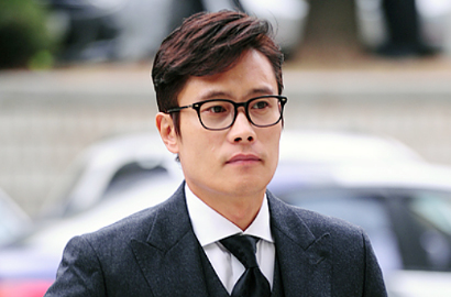 Lee Byung Hun Selesaikan Syuting 'Misconduct' dalam Waktu 10 Hari