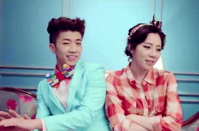 Wooyoung Goda Wanita di MV 'R.O.S.E' Versi Korea