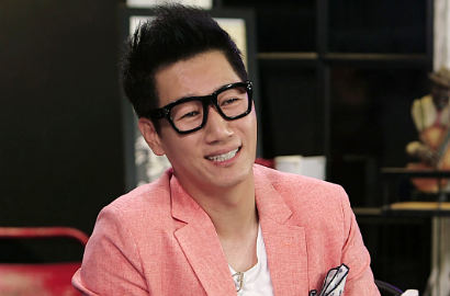 Tampilkan Ji Suk Jin Sedang Merokok, 'Running Man' Diprotes Netter
