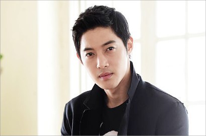 Sudah Pernah Menunda, Kim Hyun Joong Akan Wajib Militer pada Mei?